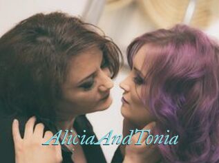AliciaAndTonia