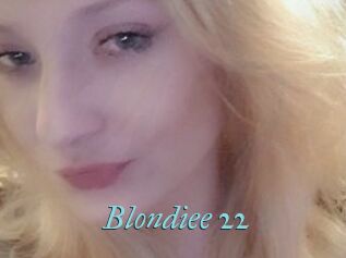 Blondiee_22