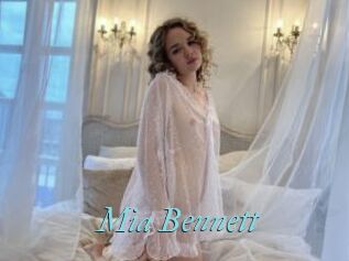 Mia_Bennett