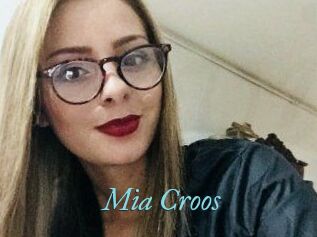 Mia_Croos