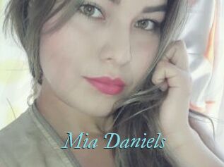 Mia_Daniels