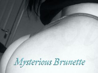 Mysterious_Brunette