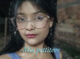 Mia_pettiteee