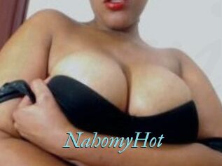 NahomyHot
