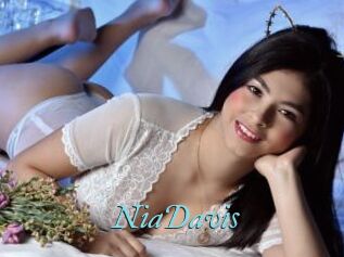 NiaDavis